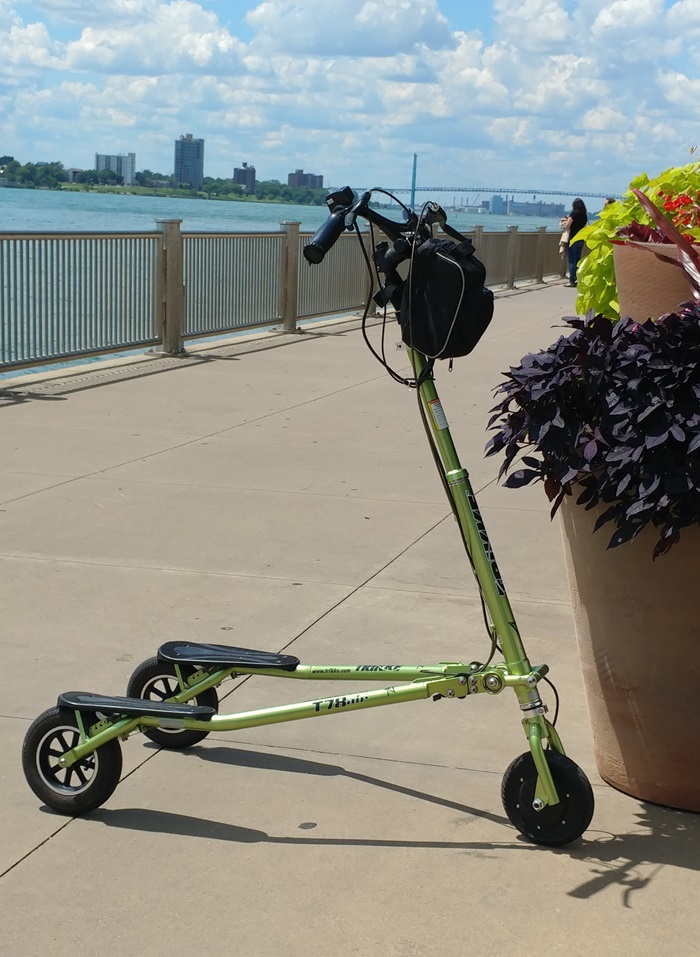 8 inch gearless motor scooter mounted